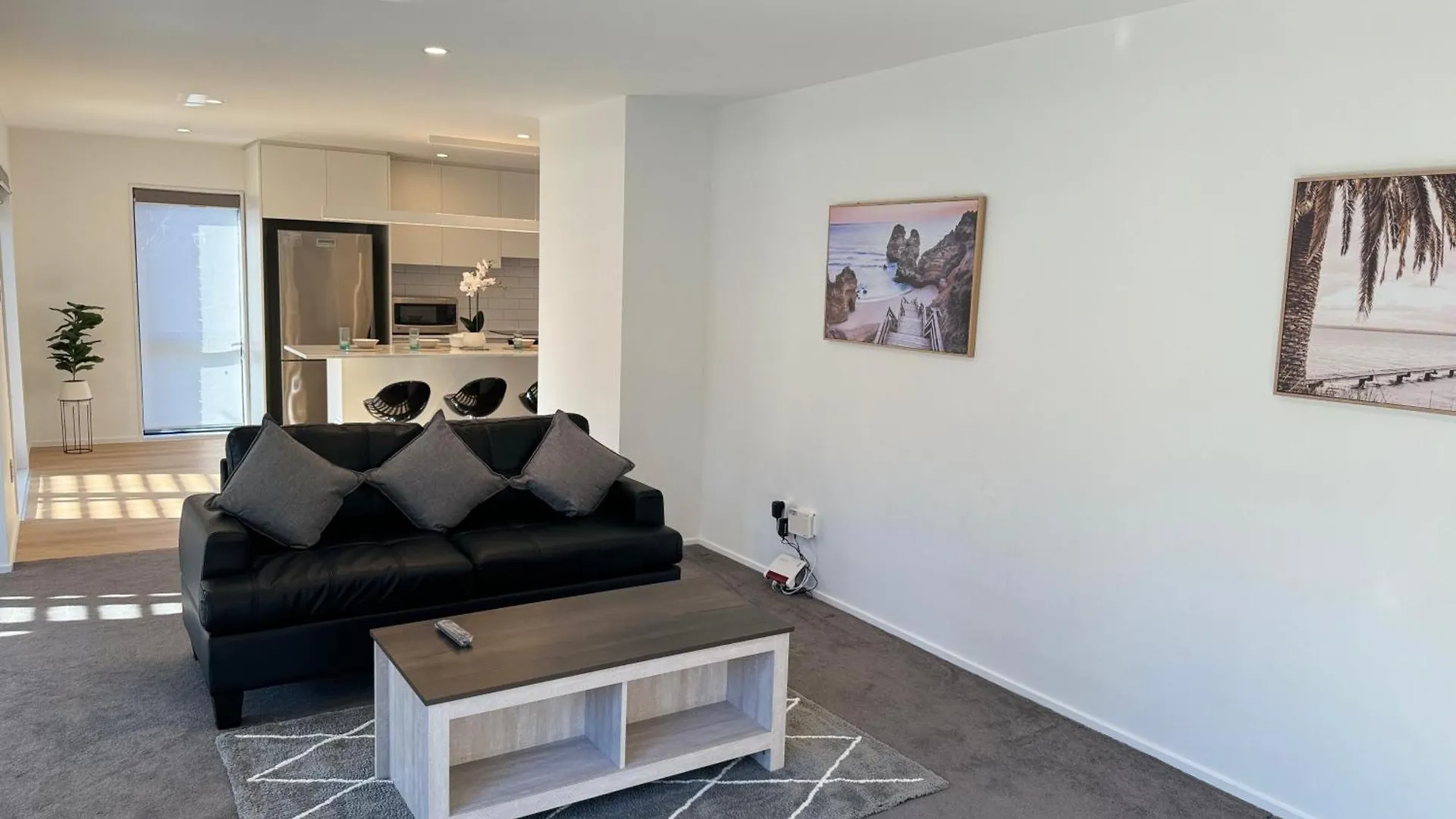 Airport Retreat 4Br 8 Guests Villa Christchurch New Zealand