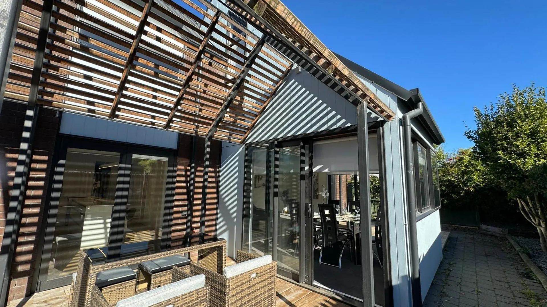 Airport Retreat 4Br 8 Guests Villa Christchurch